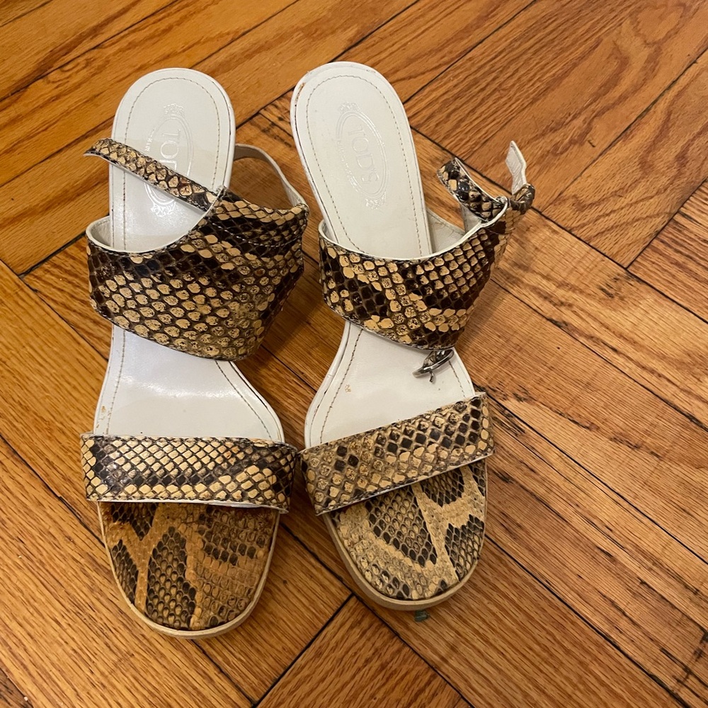 Tod’s gorgeous sandal